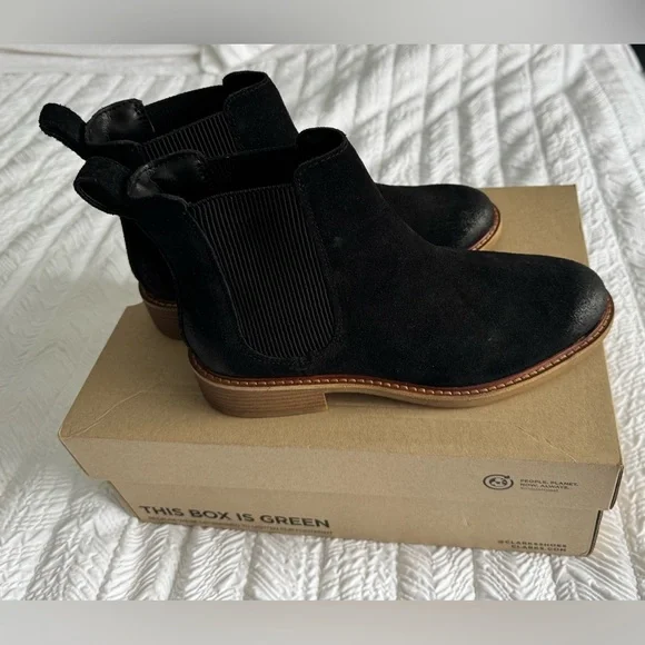 NEW Clarks, Leather Cologne ARL02 Black Suede Boots (26174768) - Picture 5 of 12